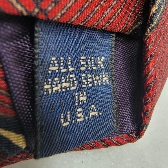 Muse's silk vintage men's red tie with classy abstract teardrop pattern - Picture 9 of 15